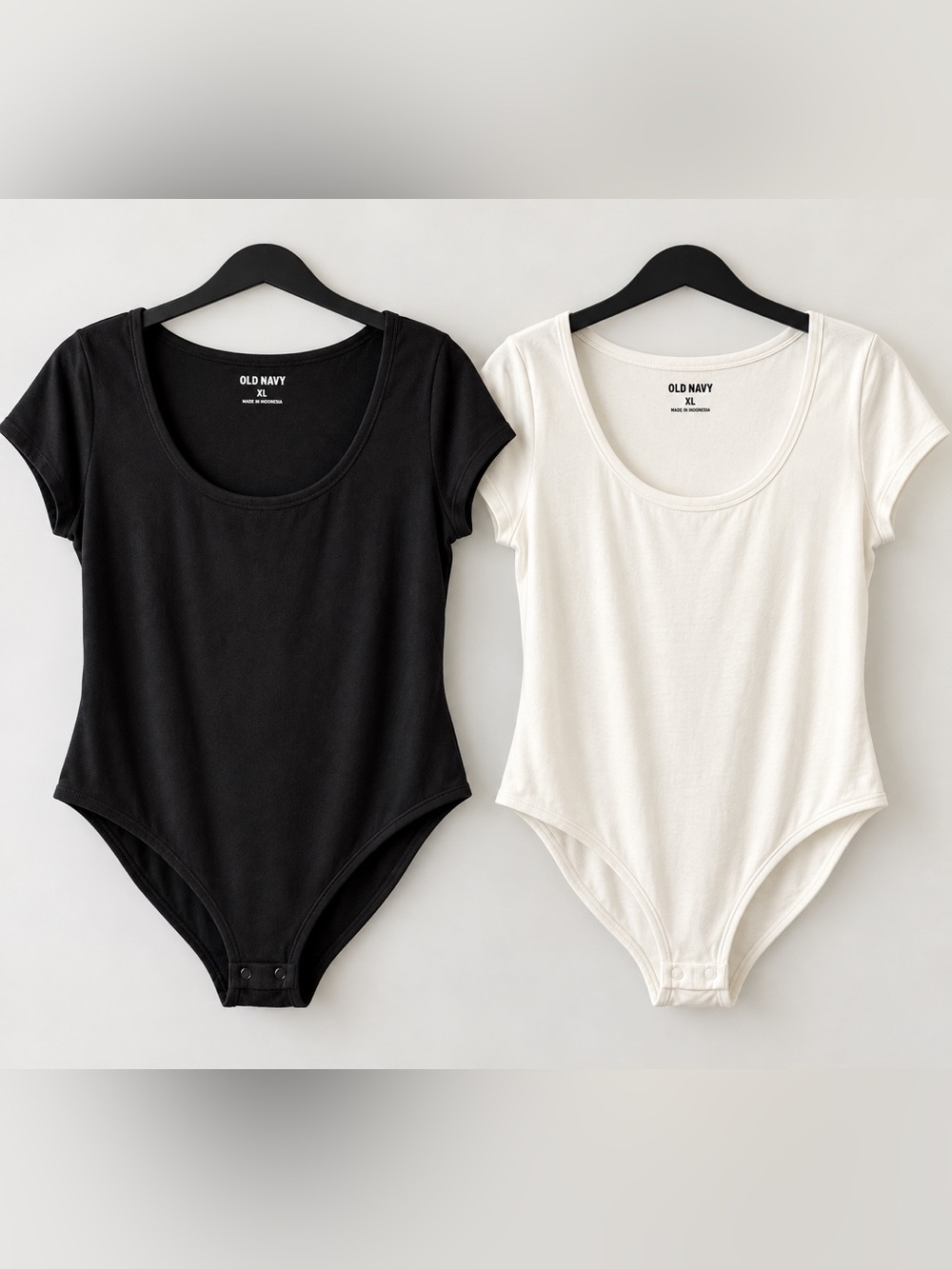 2 Pack Bundle Old Navy Women’s XL Scoop Neck Bodysuits Black White